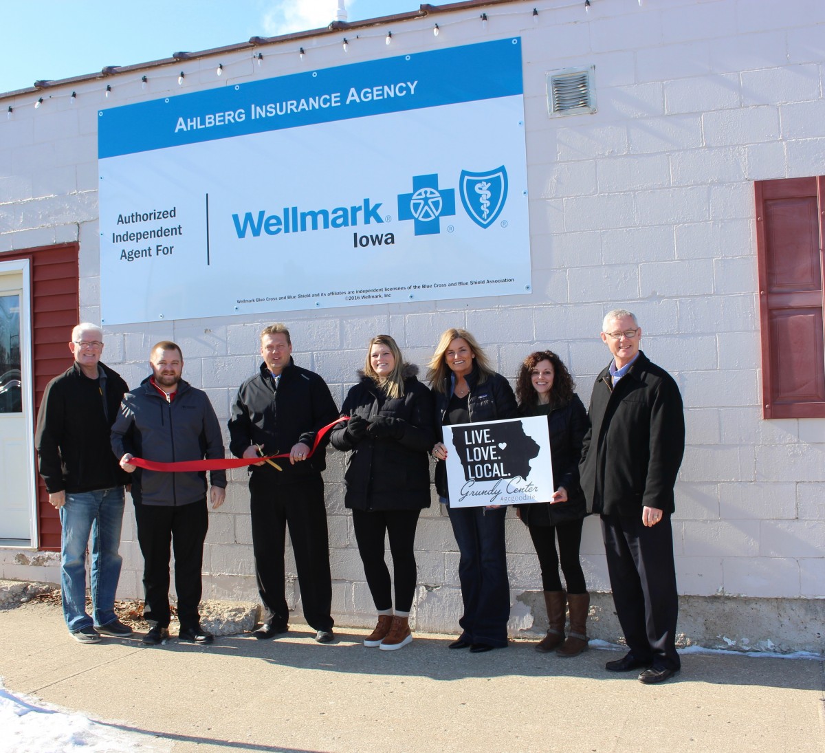 ChamberMain Street cuts the ribbon for two Grundy Center businesses